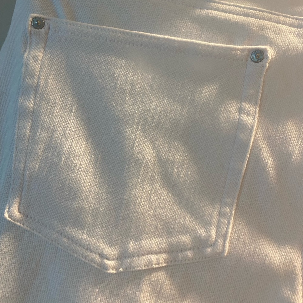 Chic white Cropped Pants - Picture 6 of 11